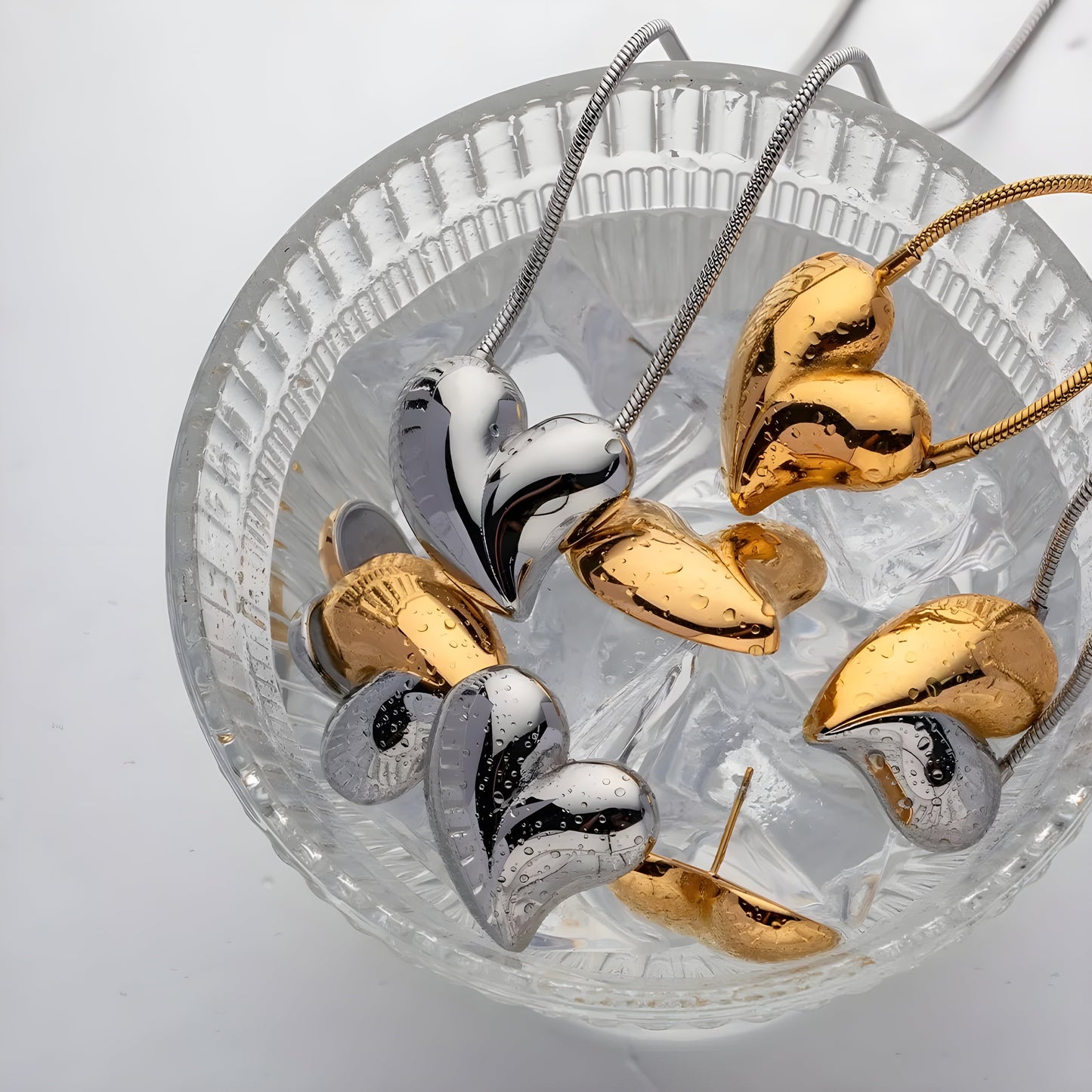 BEHI AMORINO NECKLACE