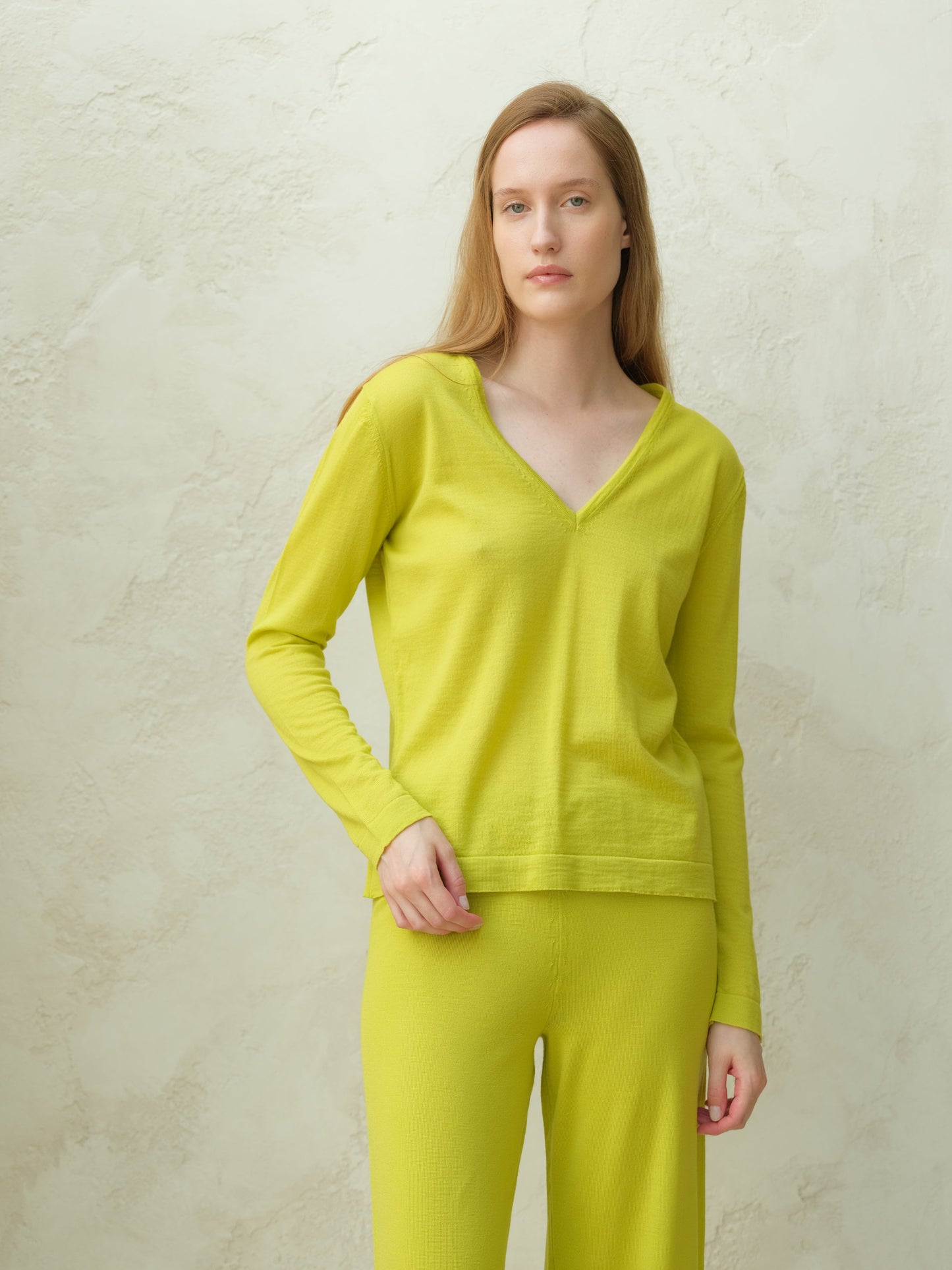 Extra Fine Merino Wool V-Neck Sweater with Straight Sleeve