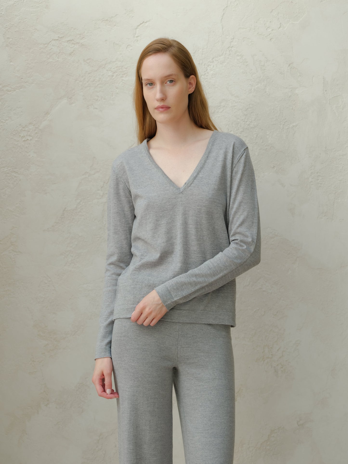 Extra Fine Merino Wool V-Neck Sweater with Straight Sleeve