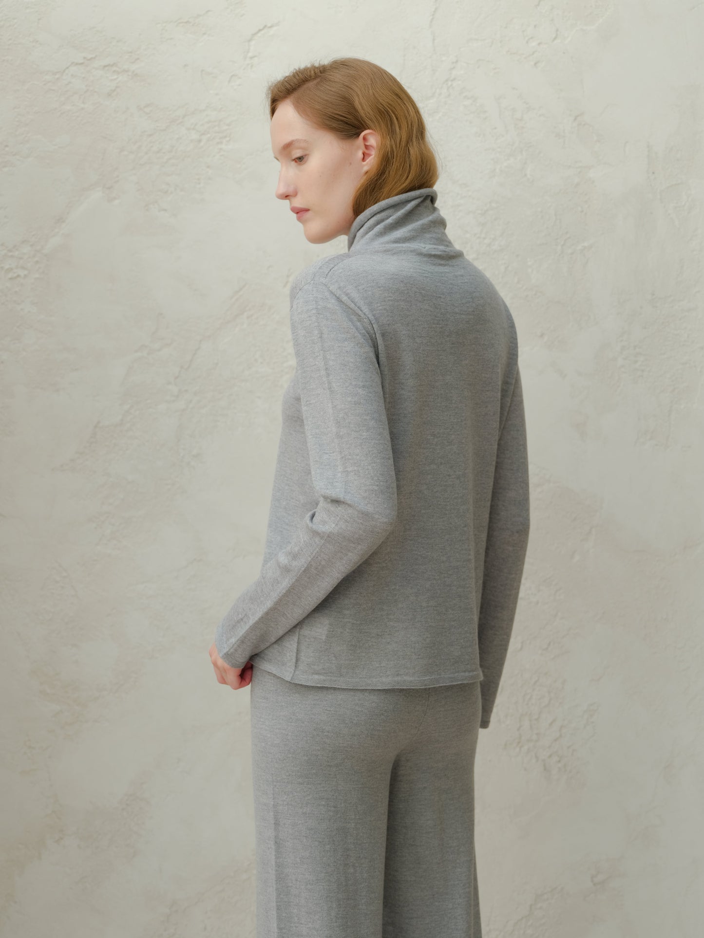 Extra Fine Merino Wool Relaxed Turtleneck (3D-Knit)