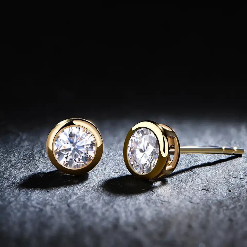 ORECCHINO CON LUNETTA IN ORO MOISSANITE 14K