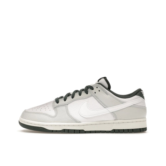 Nike Dunk Low Retro SE Photon Dust Vintage Green