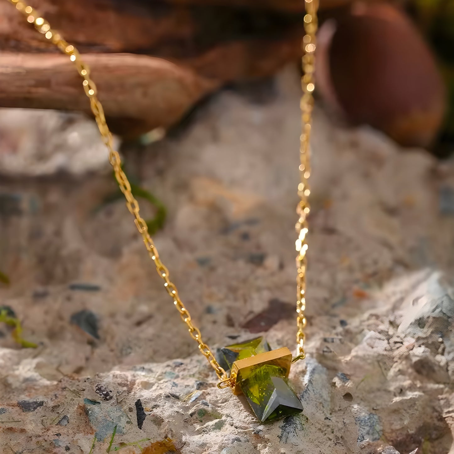 BEHI GLINKA NECKLACE