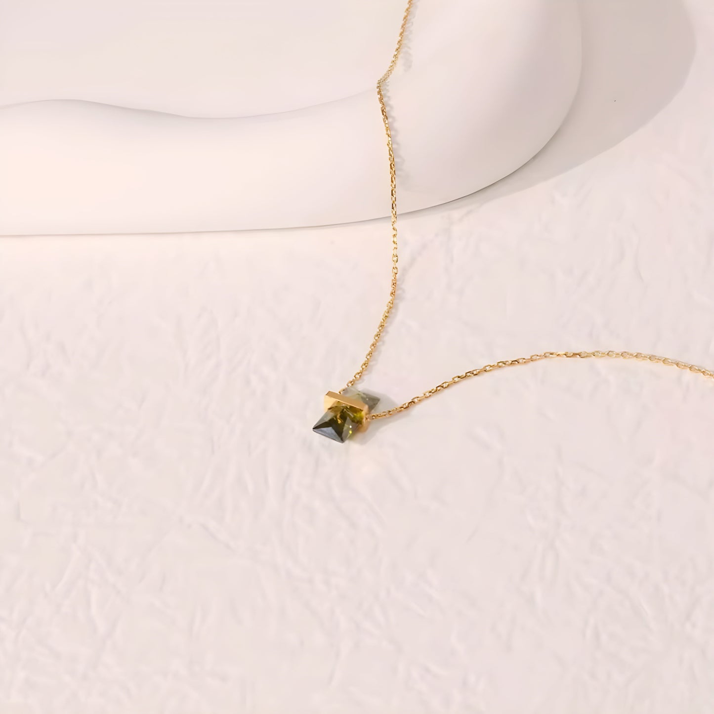 BEHI GLINKA NECKLACE