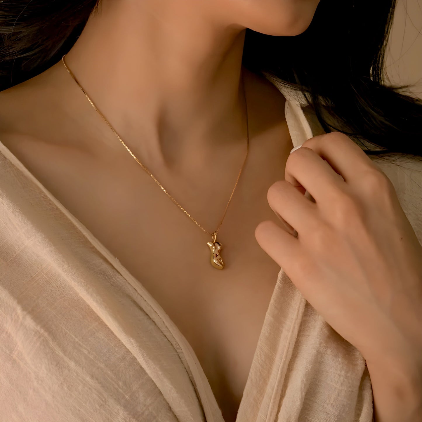 BEHI MANNEQUIN NECKLACE