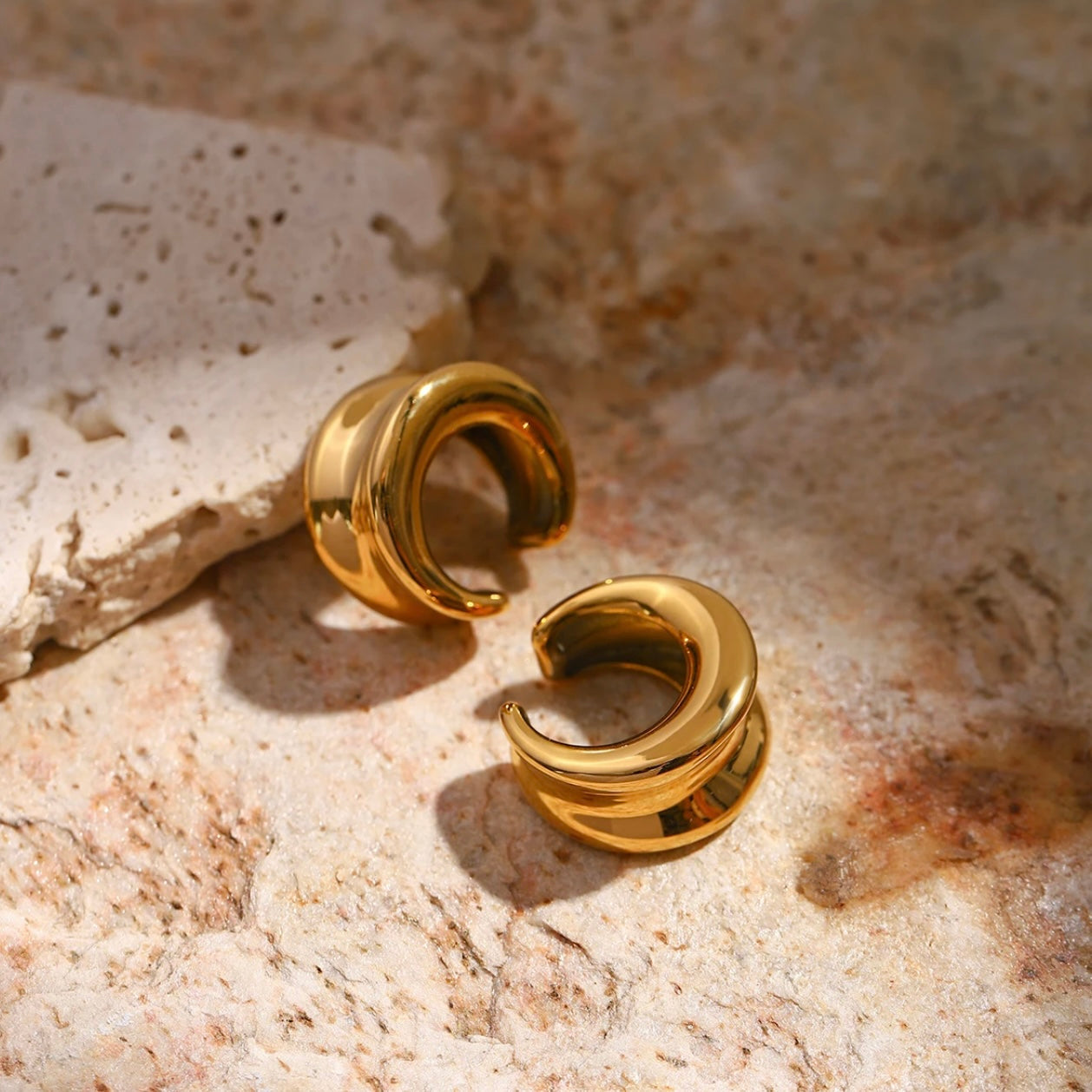 BEHI NIKOLINA EARCUFFS