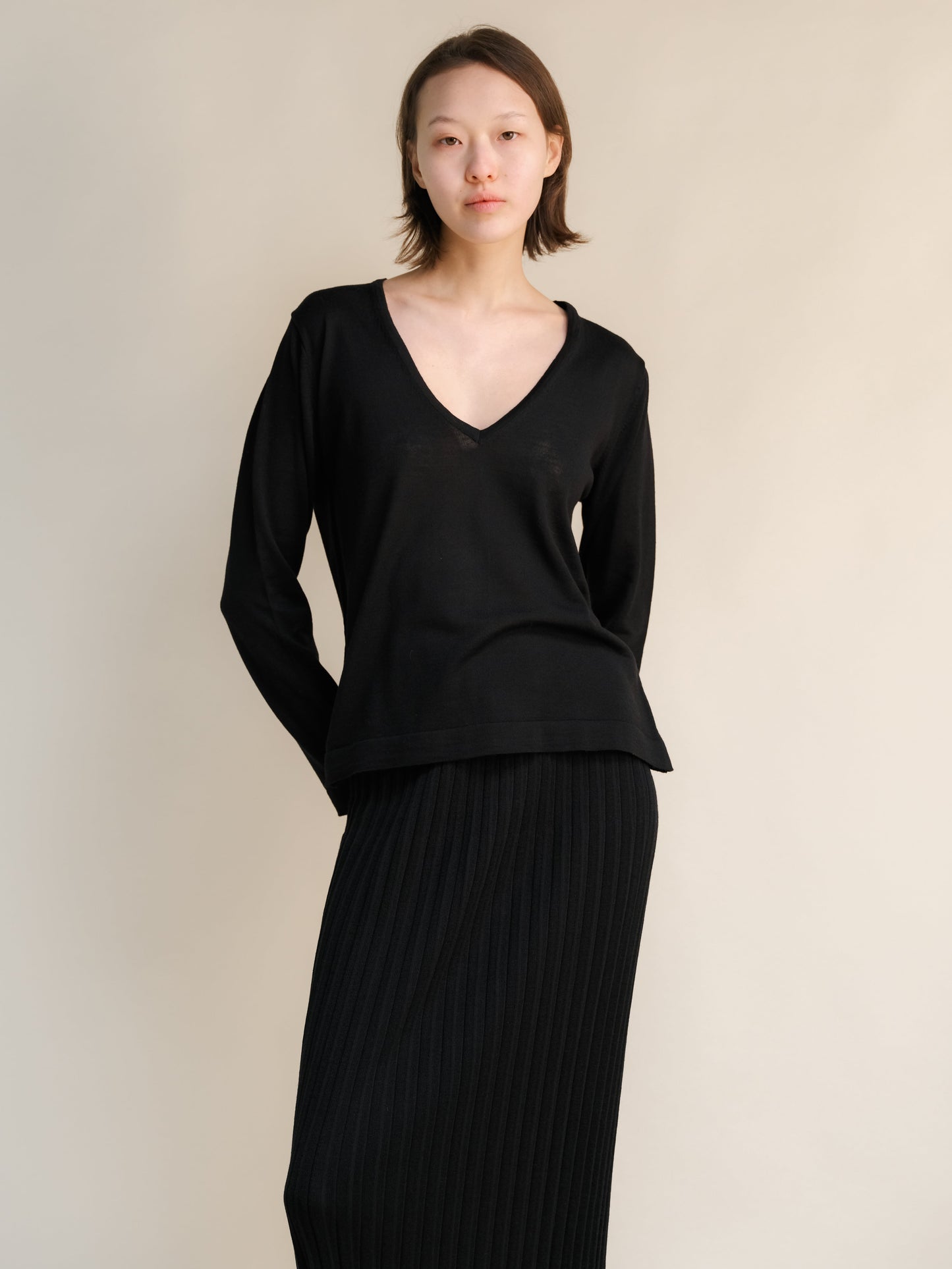 Extra Fine Merino Wool V-Neck Sweater with Straight Sleeve