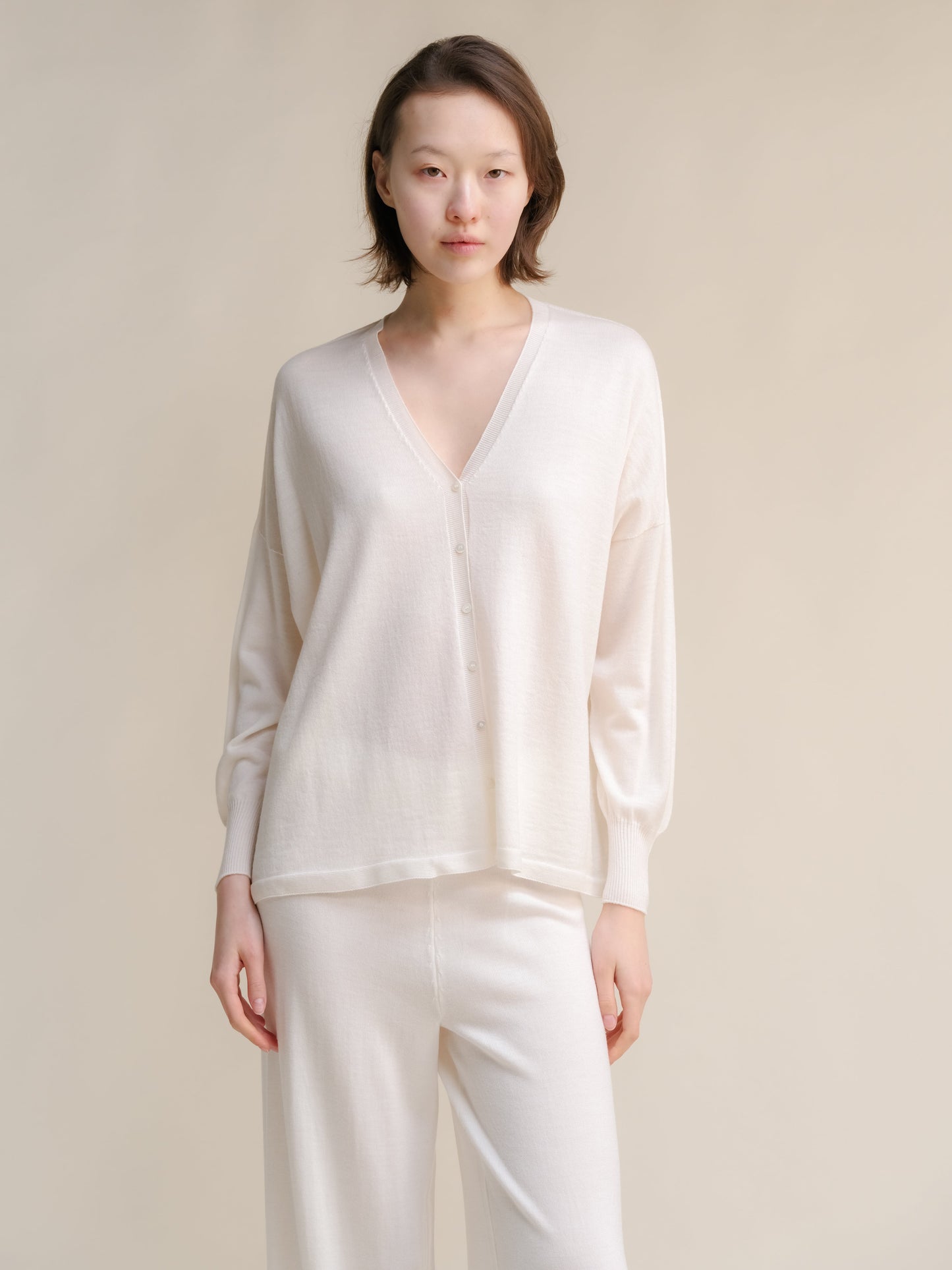 Extra Fine Merino Wool Oversized V-Neck Cardigan (3D-Knit)