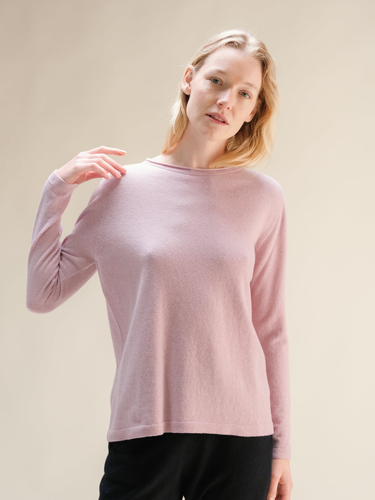 Cashmere Mix Crewneck with Curl Detail(3D-Knit)