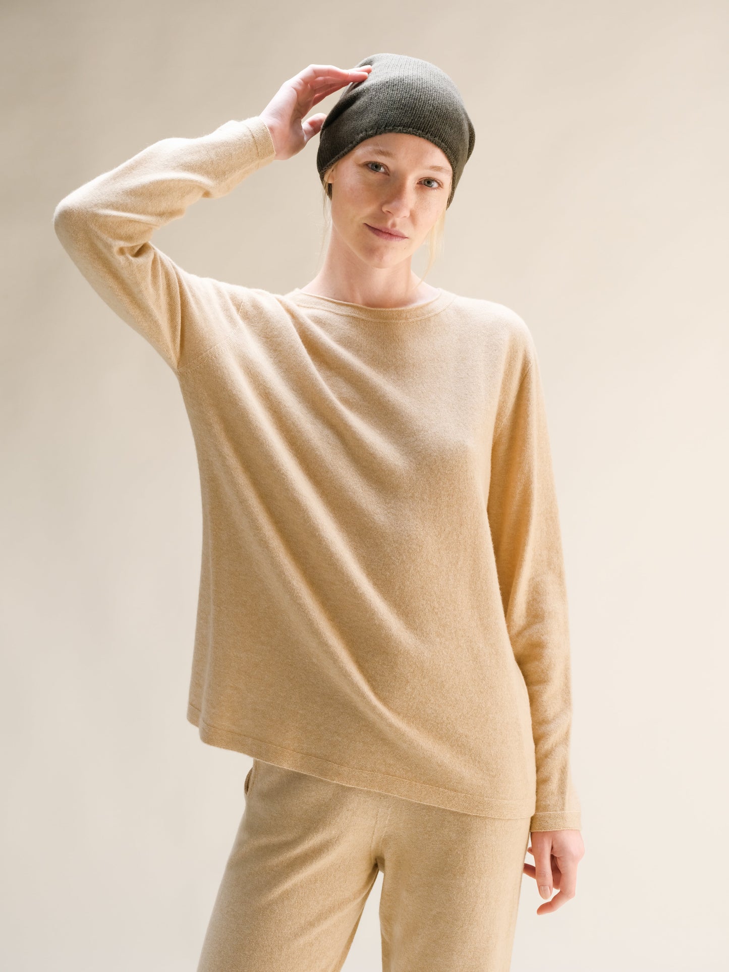 Cashmere Mix Crewneck with Curl Detail(3D-Knit)