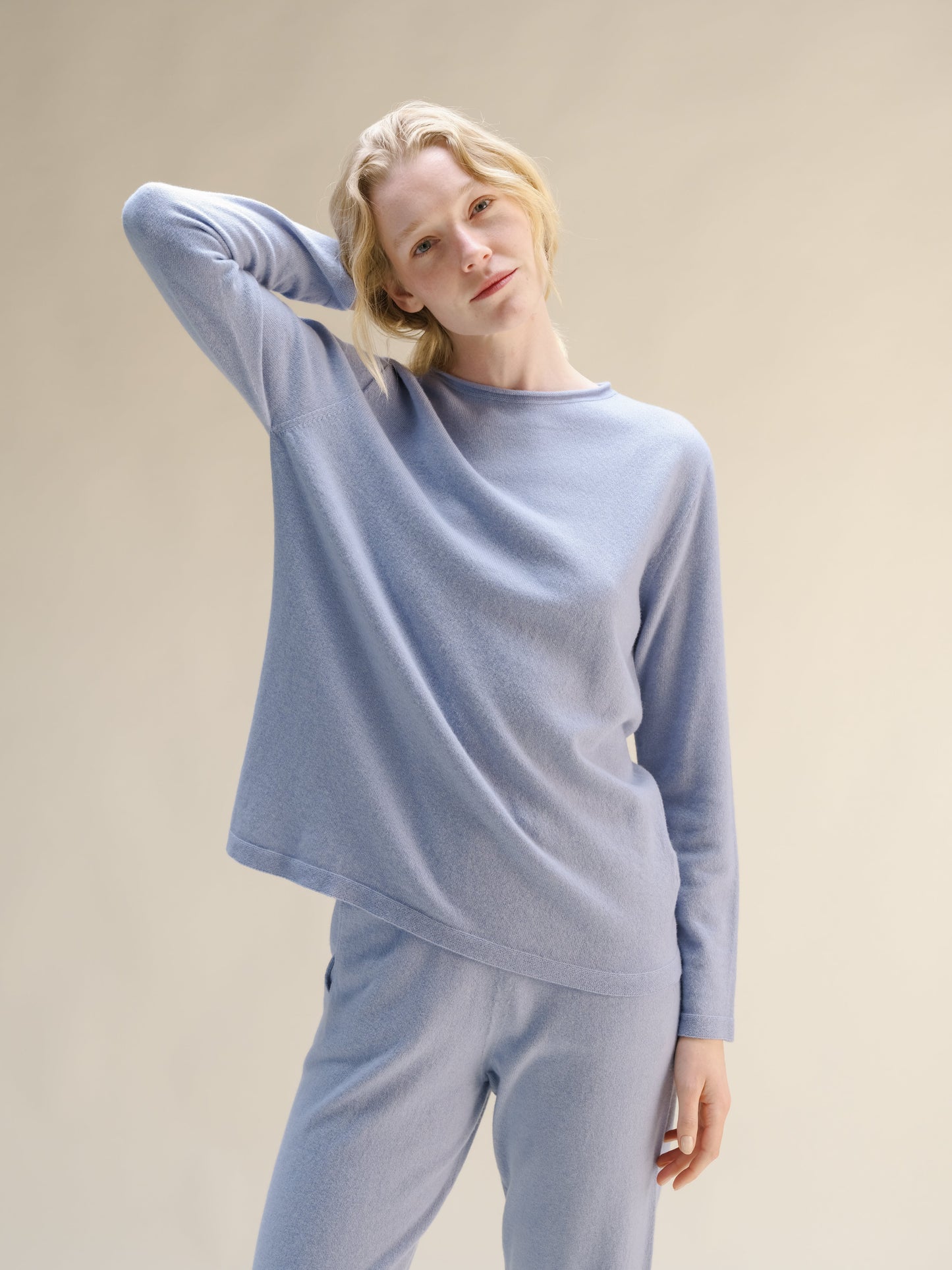 Cashmere Mix Crewneck with Curl Detail(3D-Knit)