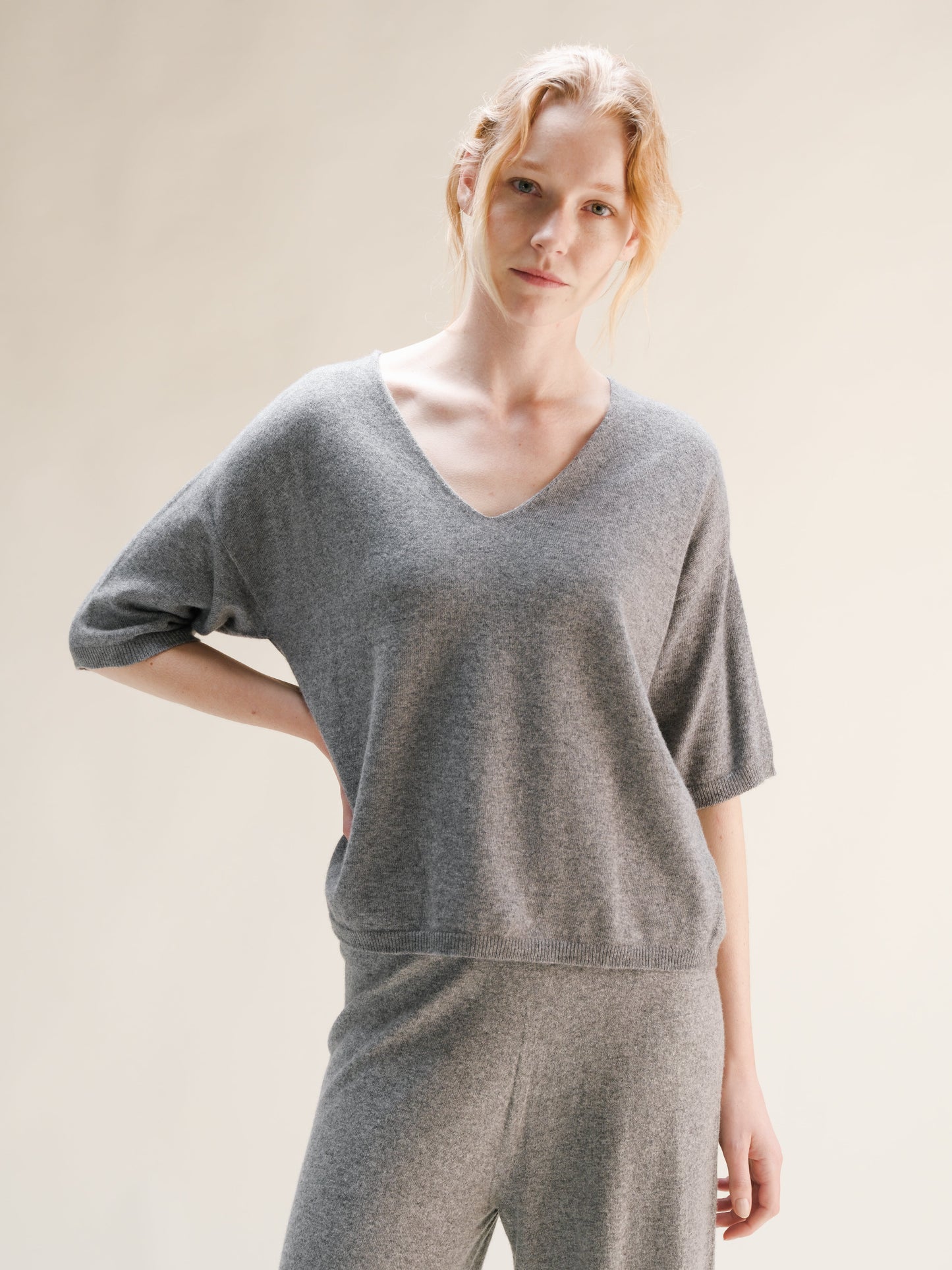 Cashmere Mix V-Neck T-Shirt (3D-Knit)