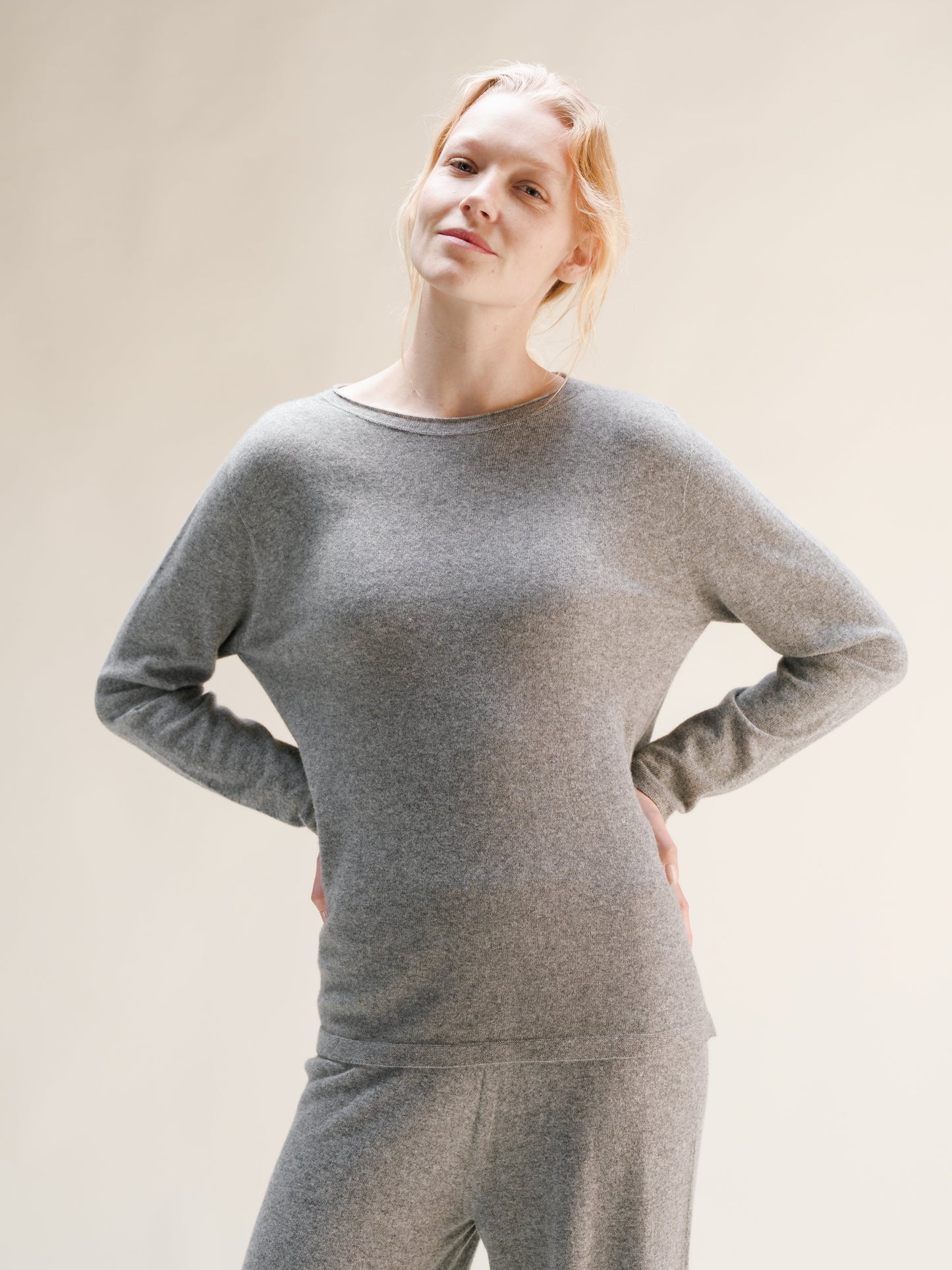 Cashmere Mix Crewneck with Curl Detail(3D-Knit)