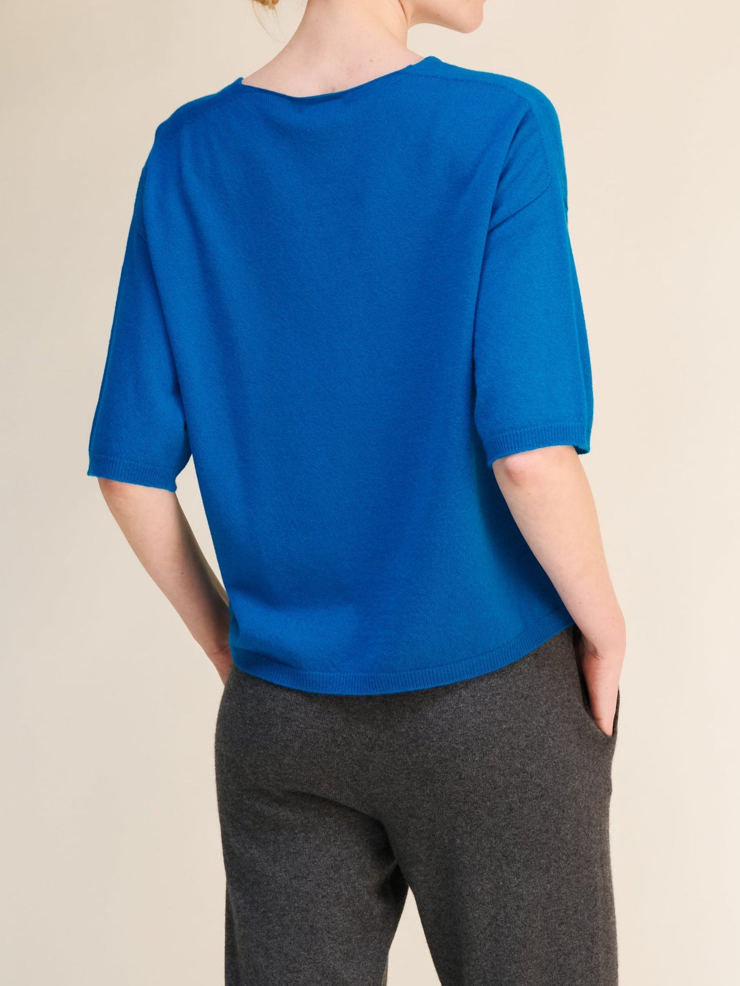 Cashmere Mix V-Neck T-Shirt (3D-Knit)