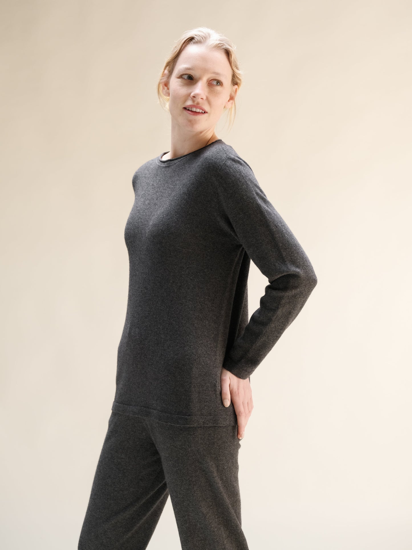 Cashmere Mix Crewneck with Curl Detail(3D-Knit)