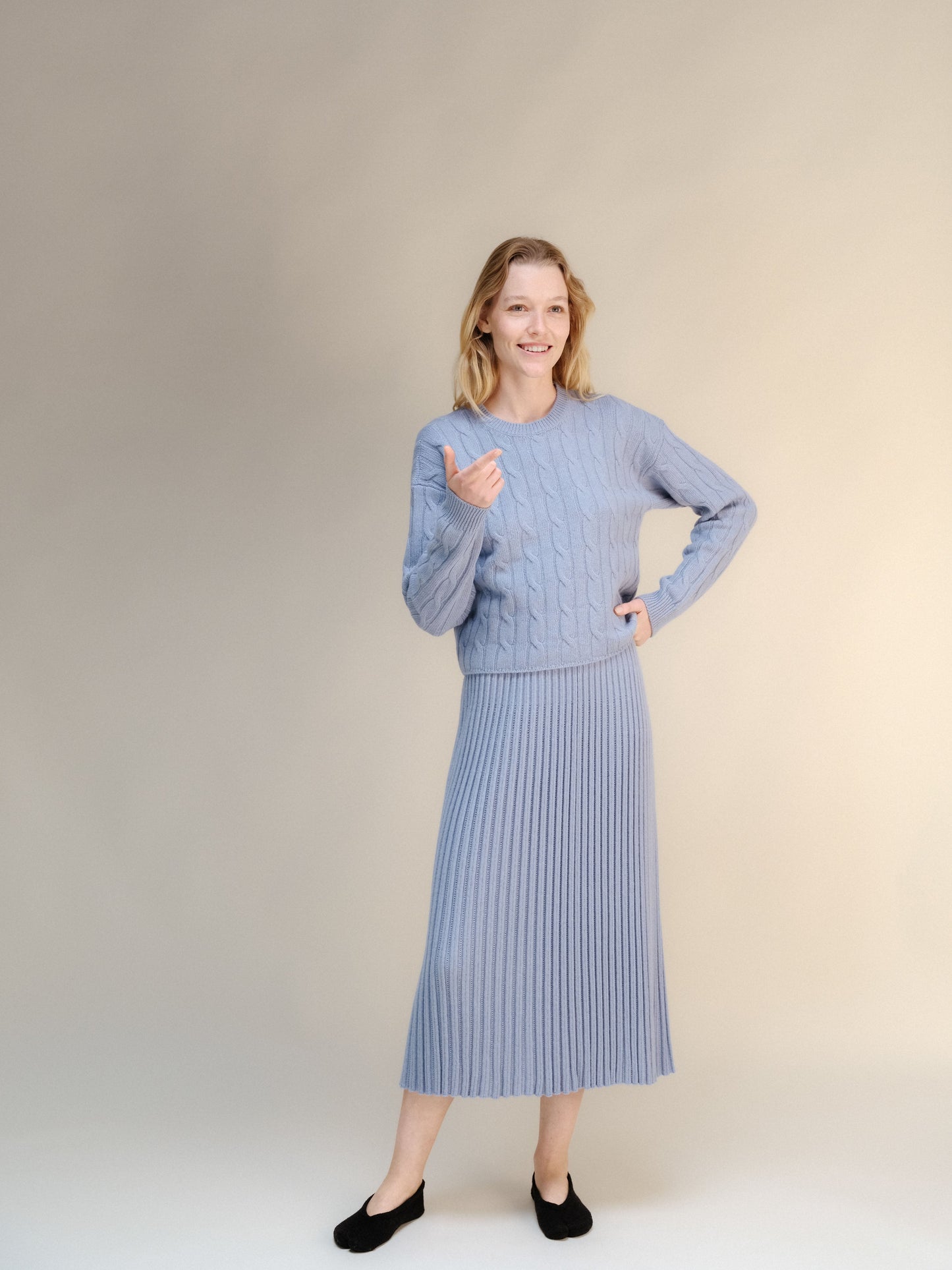 Cashmere Mix Cropped Cable Crewneck Sweater